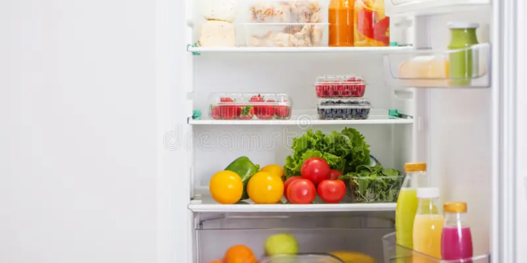 La manera correcta de organizar el refrigerador que muchos ignoran y que salva sus alimentos - Foto: Dreamstime