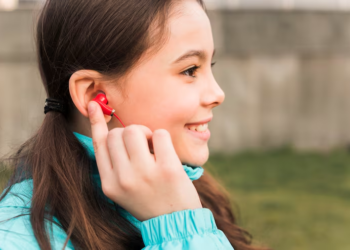 ¿El uso de audífonos Bluetooth puede afectar su cuerpo? Investigadores responden - Foto: Freepik