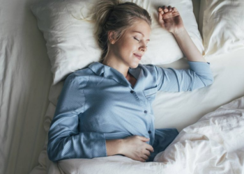 3 técnicas para controlar sus sueños, según especialistas - Foto: Romántica.cl