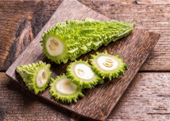 La fruta verde y amarga que está llamando la atención por su posible efecto en el azúcar en la sangre - Foto: Mejor con Salud