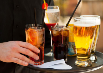 Las 3 bebidas que usted debe evitar para controlar la presión - Foto: eleconomista.es