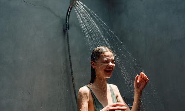 Ducha helada puede ayudar en el adelgazamiento, alerta especialista - Foto: Freepik