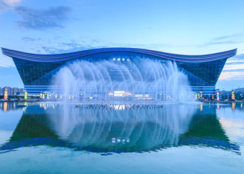 El edificio más grande del mundo es prácticamente una ciudad cerrada - Foto: laminasyaceros.com