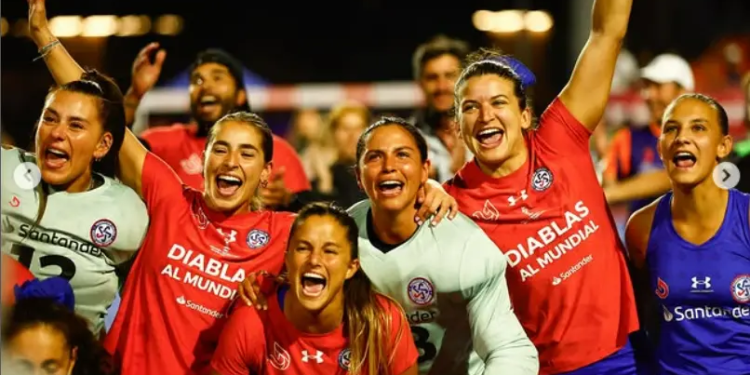 Revuelo de último minuto y Chile asegura un cupo en el Mundial - Foto: Forbes Chile
