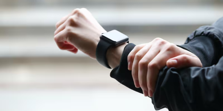 El horario de invierno comienza el 4 de abril y solo 3 regiones no se sumarán al cambio en 2026 en Chile - Foto: La Tercera