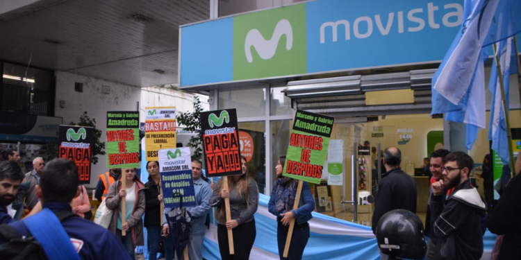 Tradicional empresa no espera ni que comience el mes y despide a casi 1.000 trabajadores de una sola vez - Foto: La Izquierda Diario