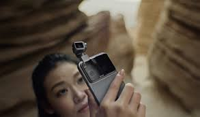 Nuevo celular humanoide lanzado en España podría llegar a Chile y revolucionar el uso del smartphone - Foto: Portamento