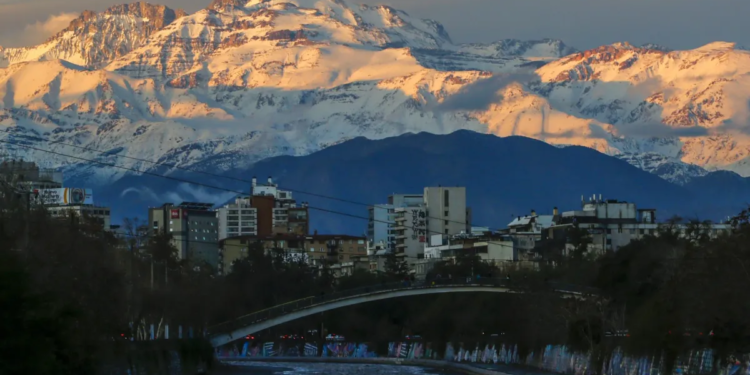 Horario de invierno comienza en abril y solo dos regiones de Chile no se verán afectadas - Foto: Redgol