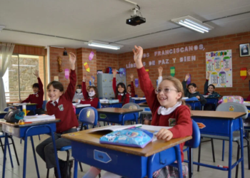 Gobierno informa que las escuelas cerrarán durante 5 días seguidos en este país por la Semana Santa en abril - Foto: losmejorescolegios.com