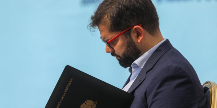Gabriel Boric firmó decreto antes de partir y aseguró $7.000 millones en préstamo - Foto: T13