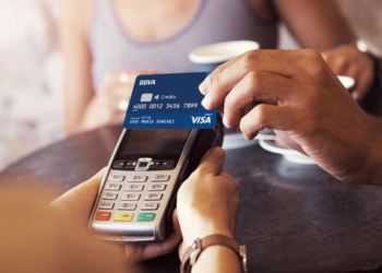 Gobierno confirma lista de personas que tendrán sus tarjetas de crédito canceladas en este país - Foto: BBVA
