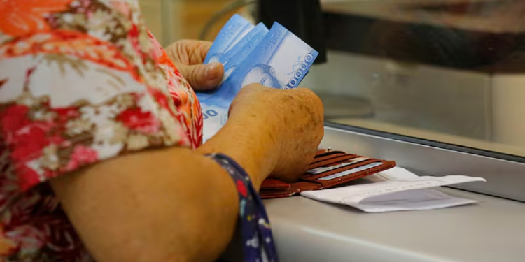 Mujeres chilenas logran victoria y hoy reciben nuevo bono del gobierno - Foto: La Cuarta
