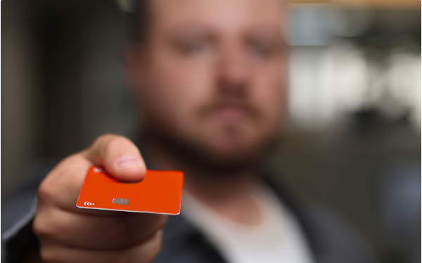 Mientras Chile intenta implementar una nueva forma de pago, el 66% de las personas opta por no adherirse - Foto: Pago fácil