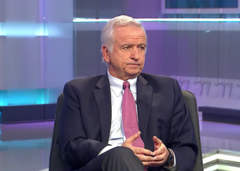 Gobierno confirma reajuste del 3% y funcionarios públicos en Chile ya saben cuánto recibirán - Foto: CNN Chile