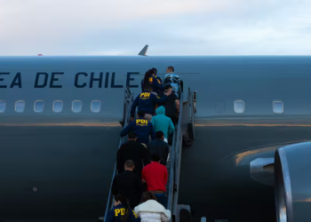 Donald Trump no esperó ni un día más y envió a 354 chilenos de regreso - Foto: La Tercera