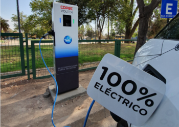 Más de 8.700 conductores en Chile recibirán un nuevo beneficio al carga batería y pocos lo saben - Foto: La Tercera
