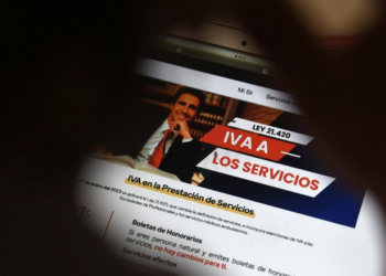 Nueva norma entra en vigor en Chile y trabajadores autónomos lamentan una nueva deducción - Foto: 24 horas