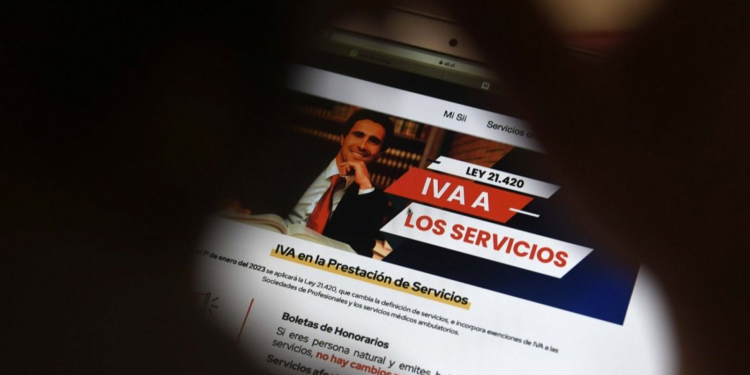 Nueva norma entra en vigor en Chile y trabajadores autónomos lamentan una nueva deducción - Foto: 24 horas