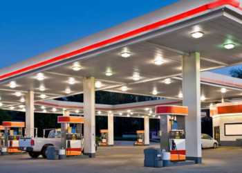 Alerta en este país: 10.000 vehículos resultaron dañados tras cargar gasolina - Foto: Jh Soluciones