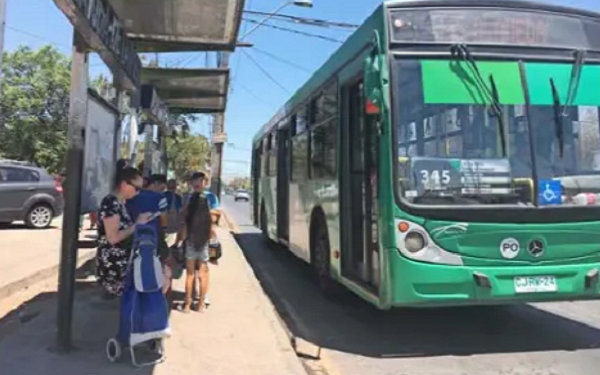 Municipio en Chile despide a 40 empleados de una sola vez tras viaje al extranjero - Foto: CPI