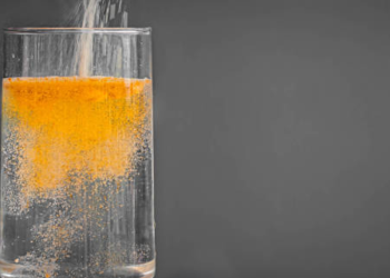 Esta información podría hacer que bebas menos agua al día a partir de ahora - Foto: istock