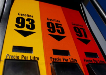 Mientras el litro en Chile cuesta 1.582 pesos, la gasolina en Venezuela vale apenas 30 pesos - Foto: Radio Pudahuel