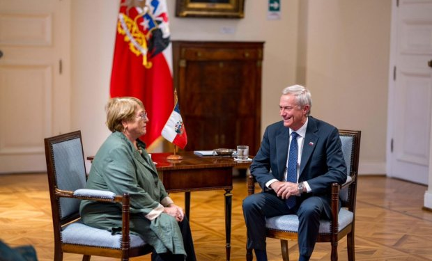 Tras anunciar aumento en la gasolina, el presidente Kast da marcha atrás en una decisión que había tomado - Foto: Radio Universidad de Chile