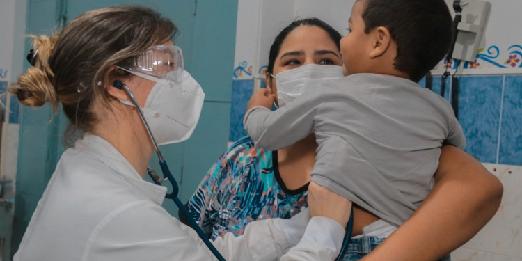 Aumento de virus preocupa y el uso de mascarilla vuelve a ser obligatorio en Chile - Foto: DGVS