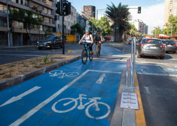 Presidente suspende inversión y 6.000 chilenos son avisados del recorte - Foto: Revista PEdalea