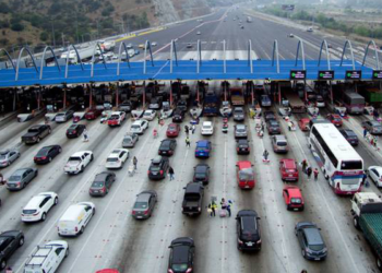 Tras aumento en combustibles, Chile confirma precio máximo de 1.000 pesos y conductores celebran la reducción - Foto: CPI