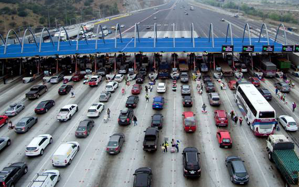 Tras aumento en combustibles, Chile confirma precio máximo de 1.000 pesos y conductores celebran la reducción - Foto: CPI