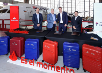 Santander emite comunicado general para todos los clientes con cuenta activa - Foto: BBCL