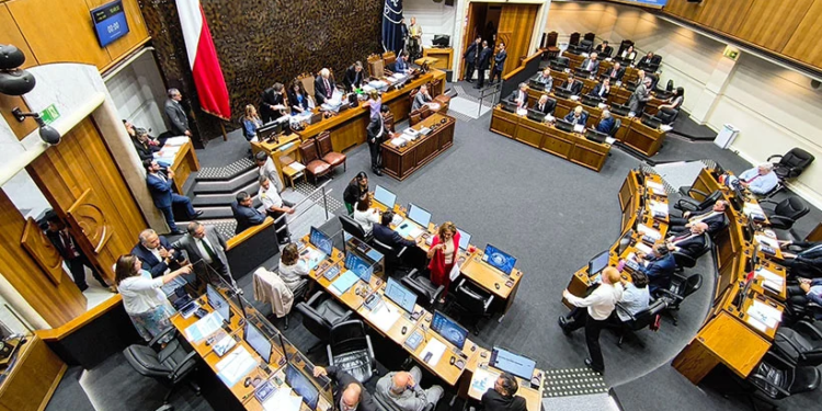 Ley es aprobada y Chile revisa decisión que afecta sobre todo a los adultos mayores en el país - Foto: soychile.cl