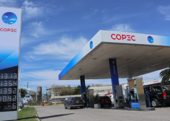 Con aumento del 32% en el precio del combustible, Qatar amenaza con suspender envíos de inmediato - Foto: Radio Pudahuel