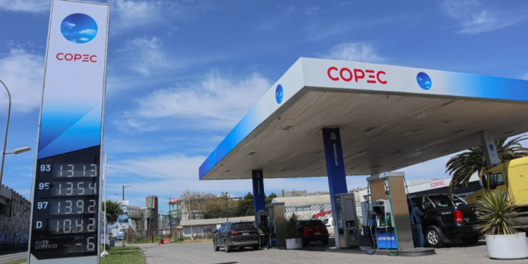 Con aumento del 32% en el precio del combustible, Qatar amenaza con suspender envíos de inmediato - Foto: Radio Pudahuel