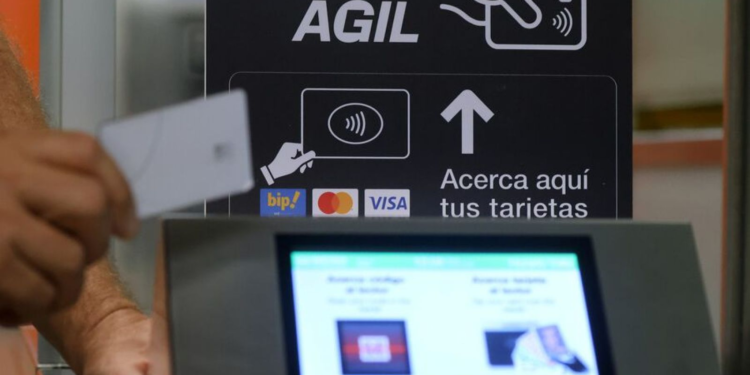 Nueva tarjeta en Chile ya registra más de 70.000 operaciones en solo 20 días - Foto: 24 horas