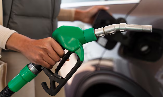 Gobierno de Chile da marcha atrás en una decisión tomada sobre el aumento de los combustibles - Foto: Freepik