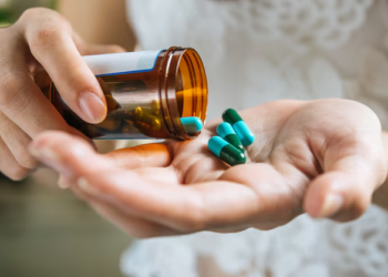 Chile emite alerta general para todos los padres que suelen dar este medicamento a sus hijos - Foto: Freepik