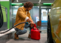 Cuando nadie lo esperaba: nuevo aumento en los combustibles podría ser anunciado en Chile - Foto: Freepik