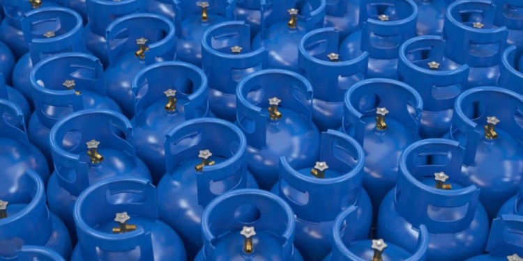 Tras aumentos sucesivos, Chile anticipa un subsidio para combustibles en el país - Foto: The Clinic