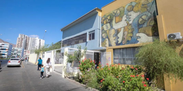 En la víspera del Viernes Santo, escuelas en Chile cierran sus puertas - Foto: Desierto FM