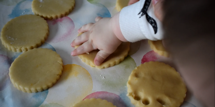 Lo que comenzó con una galletita y terminó con una grave hemorragia: Médicos hallaron esto en la garganta - Foto: Antojo en tu cocina