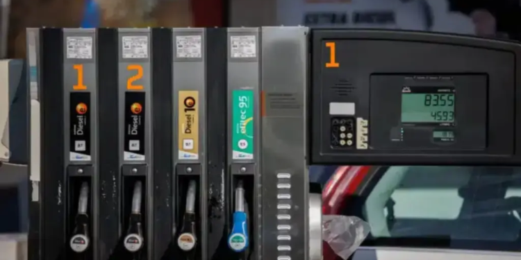 Empresario de gasolineras cuestiona subida de los combustibles: "No tiene sentido” - Foto: Diario que