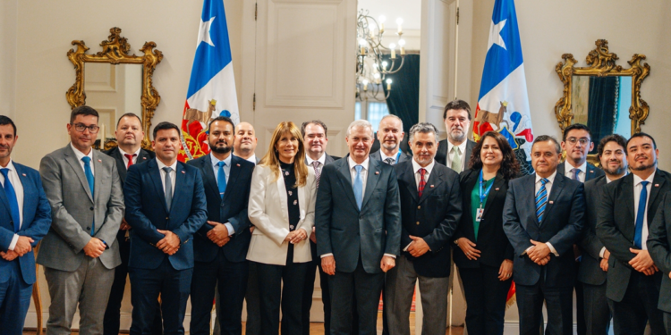 ¿Por qué aumentaron los sueldos de asesores del gobierno de Kast? - Foto: Prensa Presidencia