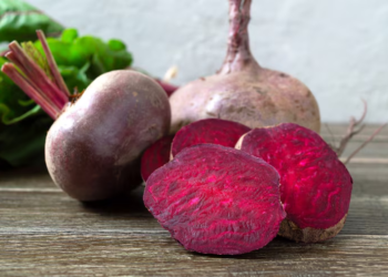 Deja de hervirlas en agua: Así se cocinan las betarragas para conservar sus nutrientes - Foto: Freepik