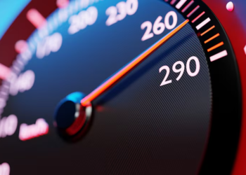 ¿Conducir despacio realmente ayuda a ahorrar combustible? - Foto: Freepik