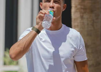Un ex chef revela la bebida que Cristiano Ronaldo eliminó de su dieta - Foto: El Español