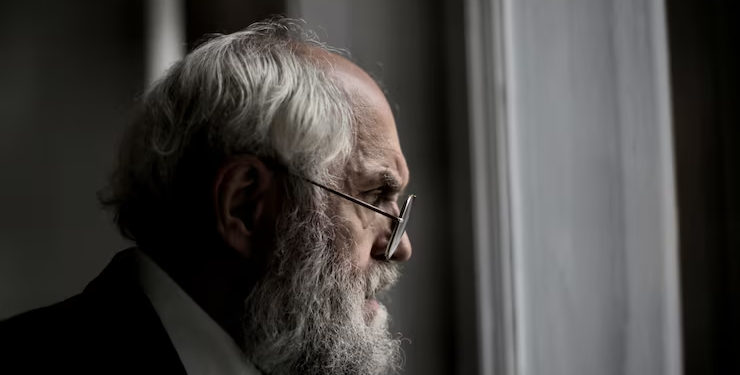 Sigmund Freud: "Nunca estamos tan indefensos ante el sufrimiento como cuando amamos" - Foto: Freepik