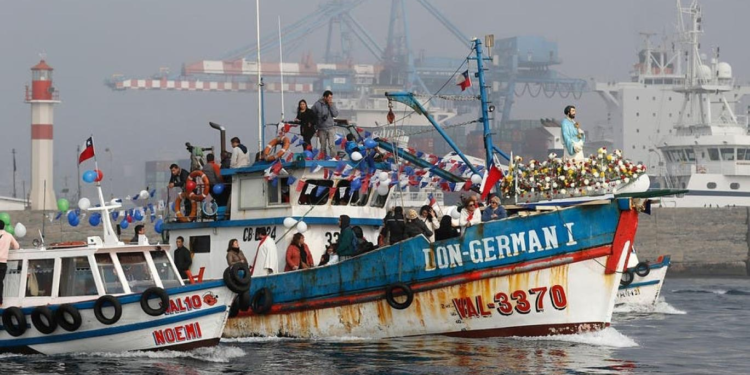 Se confirma feriado para el lunes y los chilenos ya celebran un fin de semana largo - Foto: T13