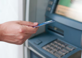 No imprimas los comprobantes en los cajeros automáticos - Freepik